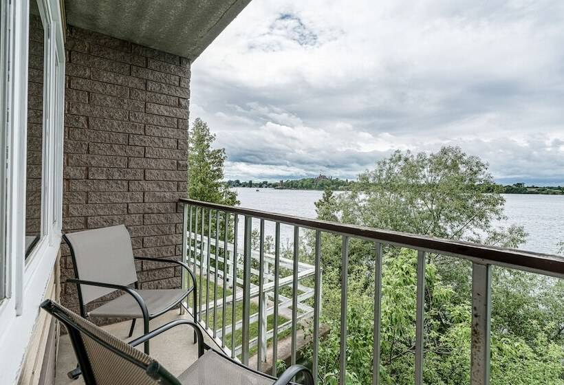 Bonnie Castle Resort & Marina