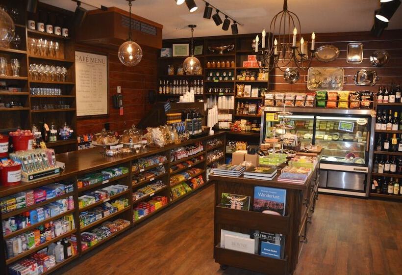استراحتگاه The Highlands At Harbor Springs