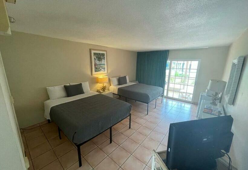 Breezy Palms Resort