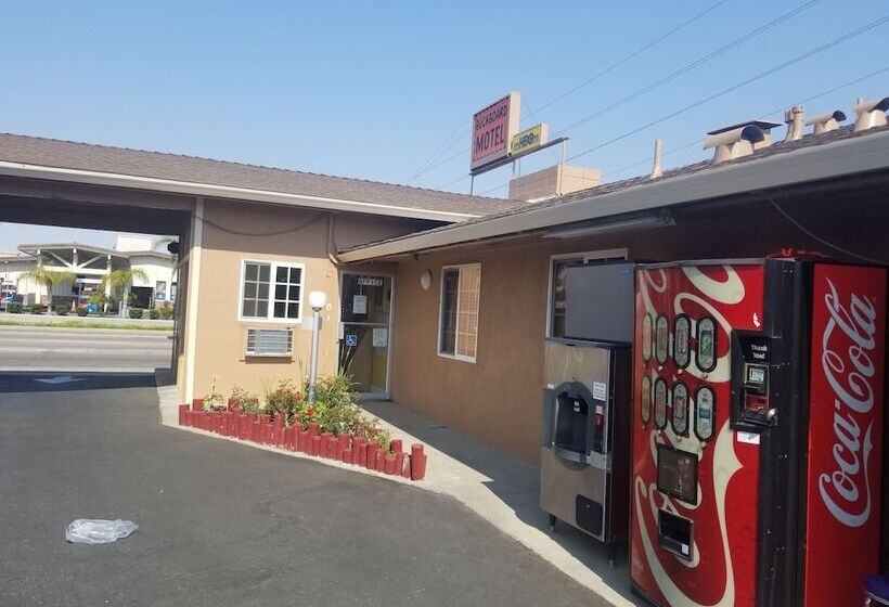 Buckboard Motel
