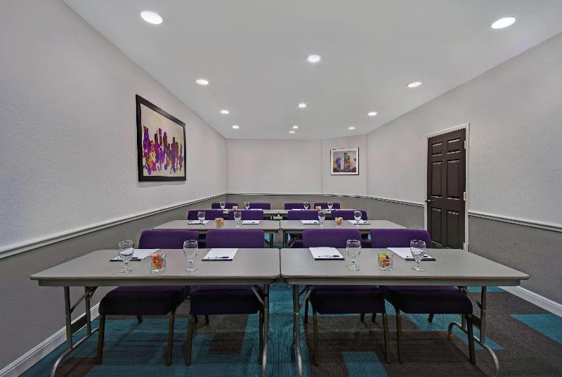هتل Baymont By Wyndham Houston/westchase