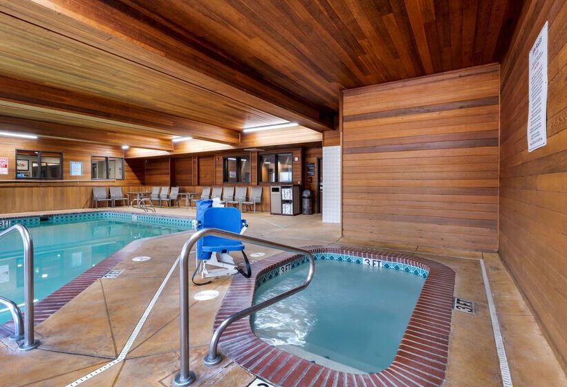 فندق Best Western Cascade Inn & Suites