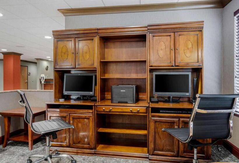 فندق Best Western Cascade Inn & Suites