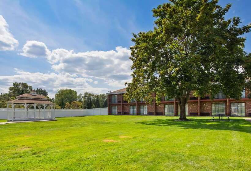 هتل Best Western Plus Keene