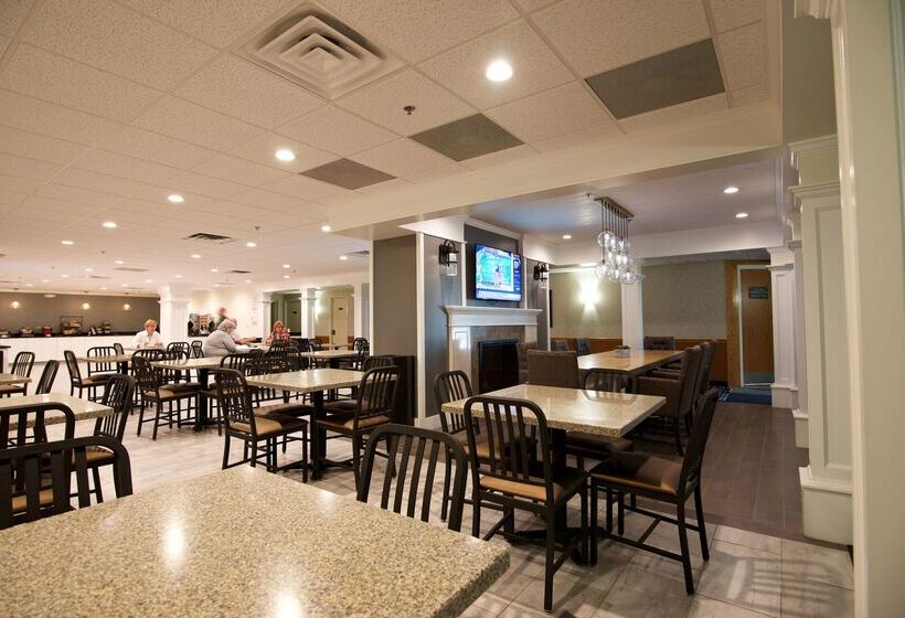 فندق Best Western Plus Plattsburgh
