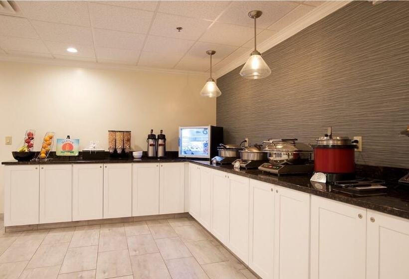 فندق Best Western Plus Plattsburgh