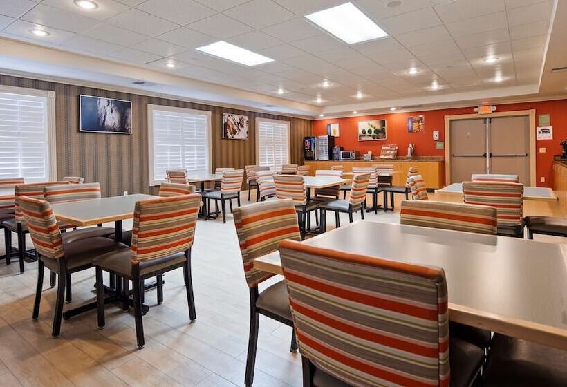 בית מלון כפרי Best Western Plus Rama Inn & Suites