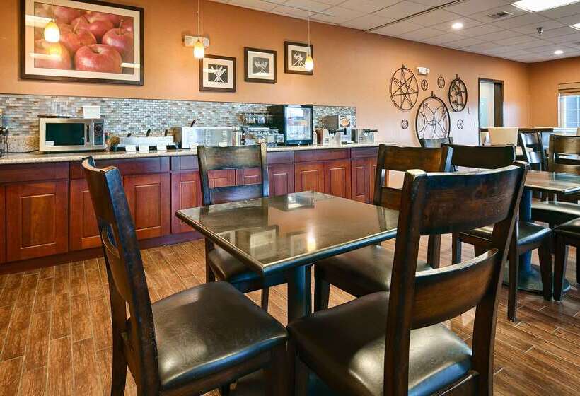 فندق Best Western Plus Rama Inn