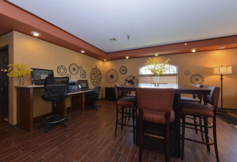 فندق Best Western Plus Rama Inn