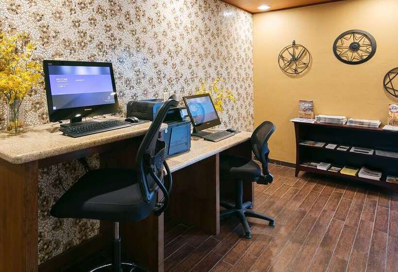 فندق Best Western Plus Rama Inn