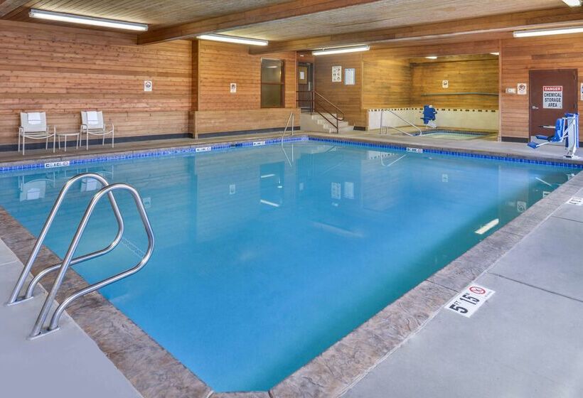 فندق Best Western Plus Rama Inn