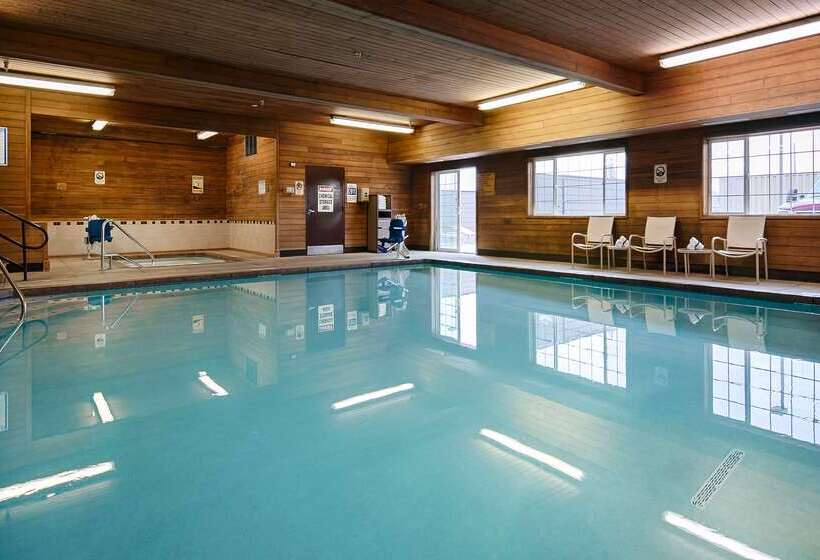 فندق Best Western Plus Rama Inn