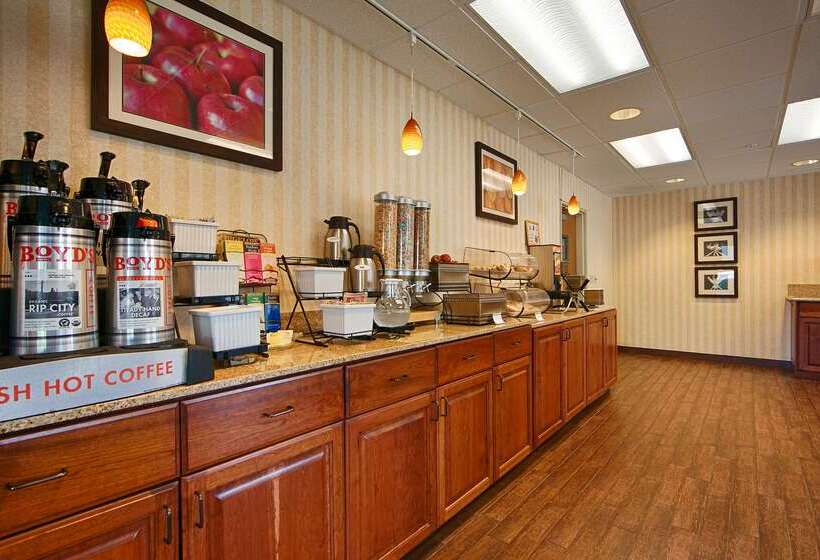 فندق Best Western Plus Rama Inn & Suites