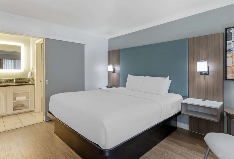 فندق Best Western Plus Riviera