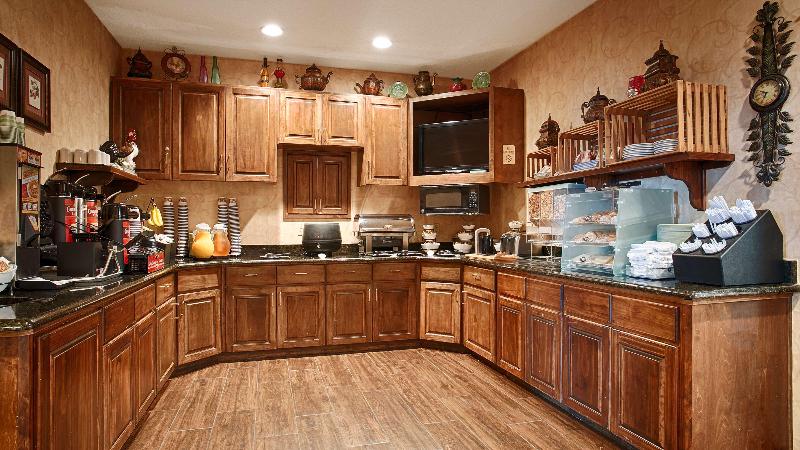 فندق Best Western Plus Southpark Inn & Suites