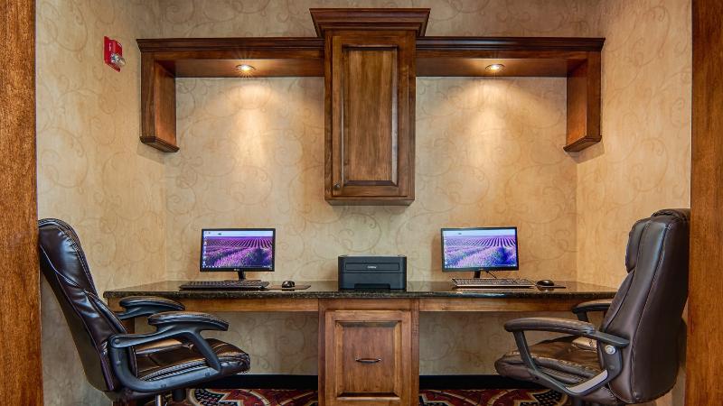 فندق Best Western Plus Southpark Inn & Suites