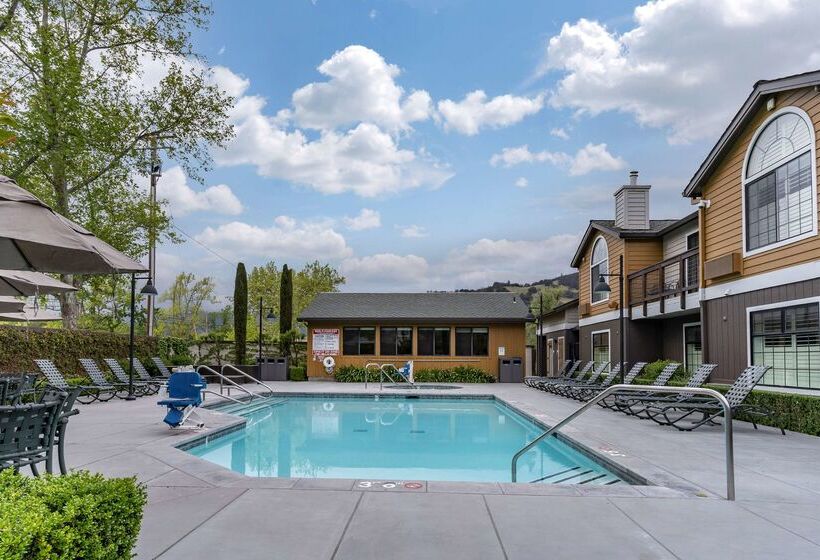 Отель Best Western Plus Stevenson Manor