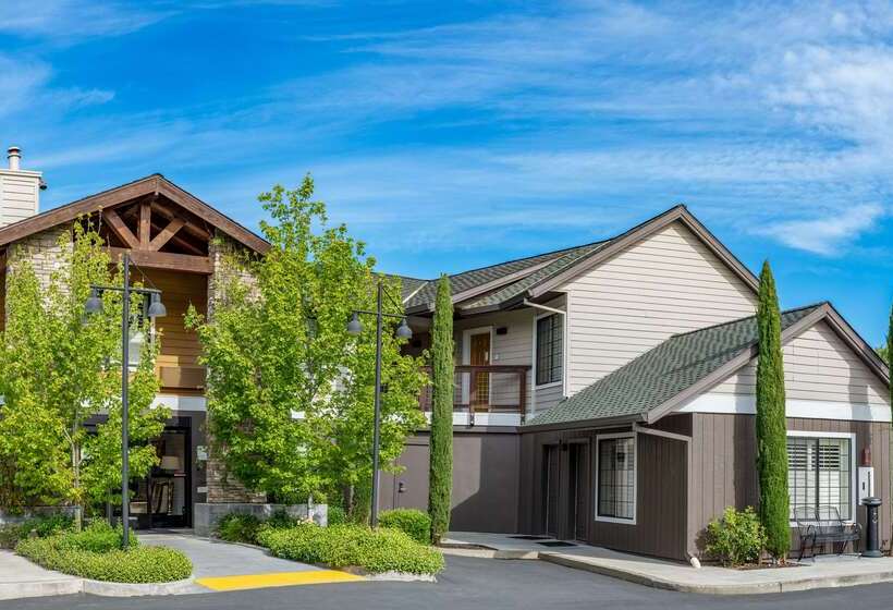 Отель Best Western Plus Stevenson Manor