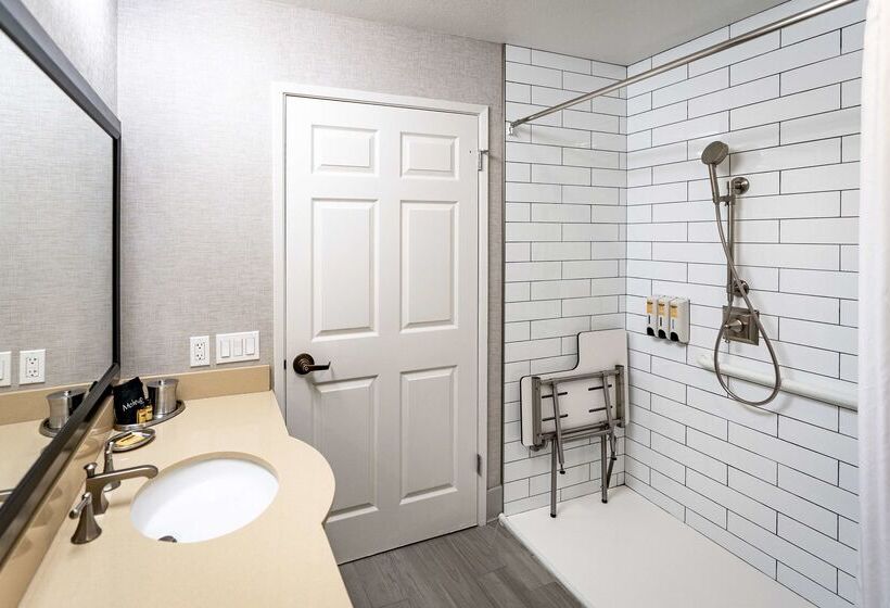 Отель Best Western Plus Stevenson Manor