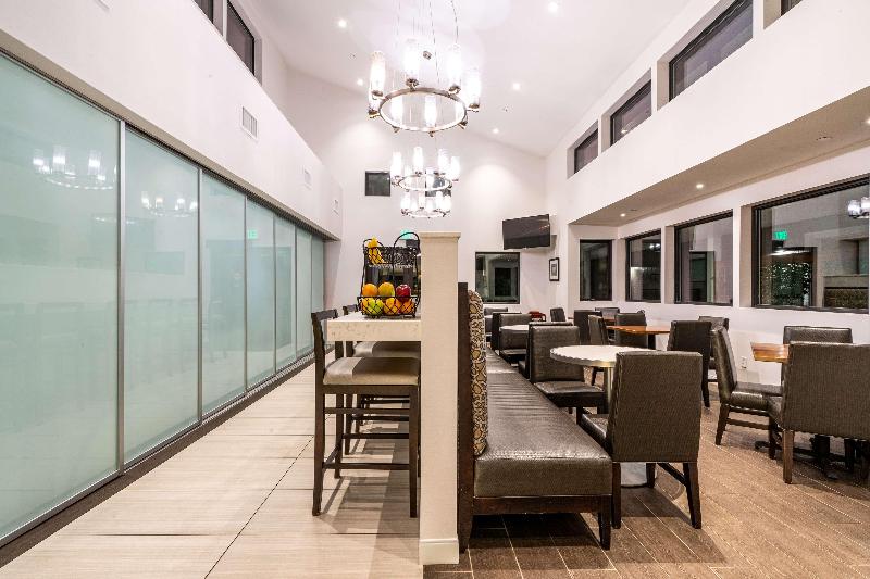 Отель Best Western Plus Stevenson Manor