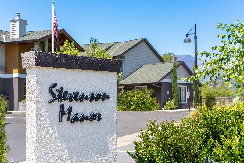 Отель Best Western Plus Stevenson Manor