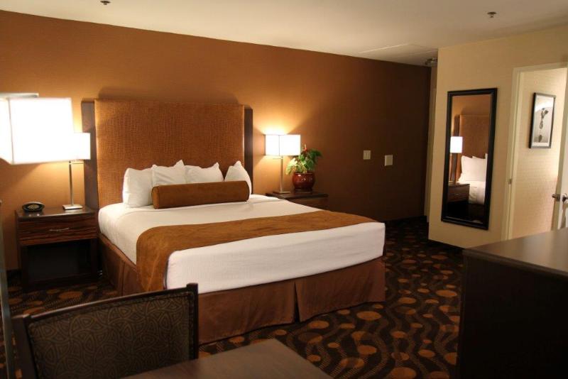 Best Western Plus Suites Hotel Coronado Island