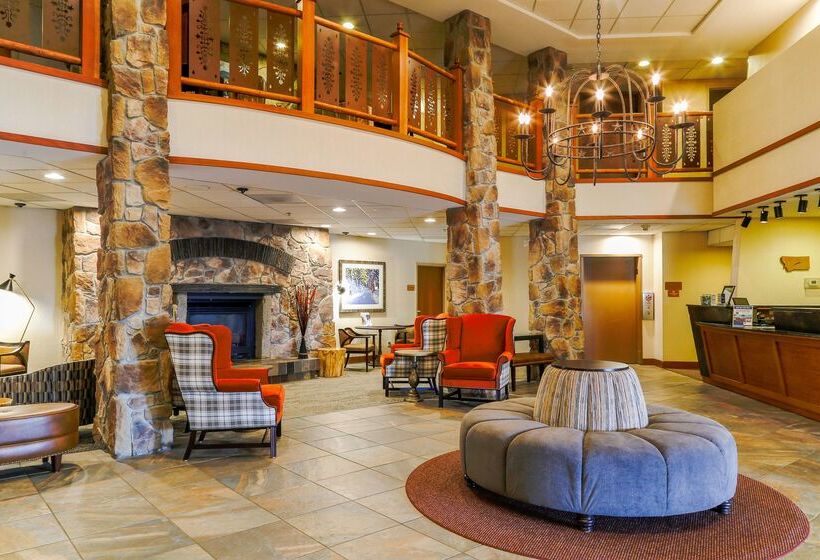 בית מלון כפרי Best Western Rocky Mountain Lodge