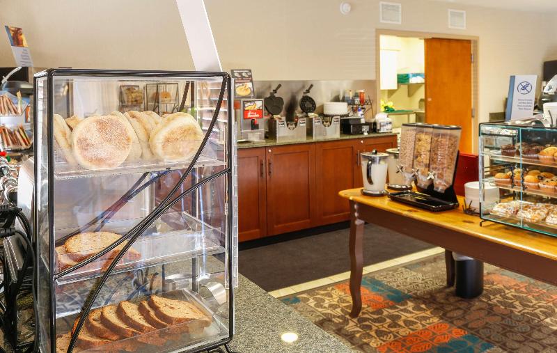 בית מלון כפרי Best Western Rocky Mountain Lodge