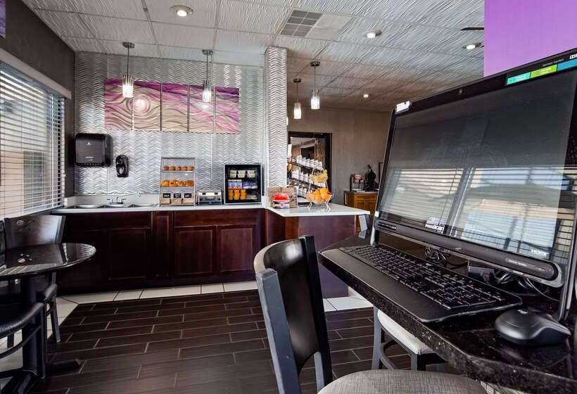 فندق Best Western Santa Fe Inn