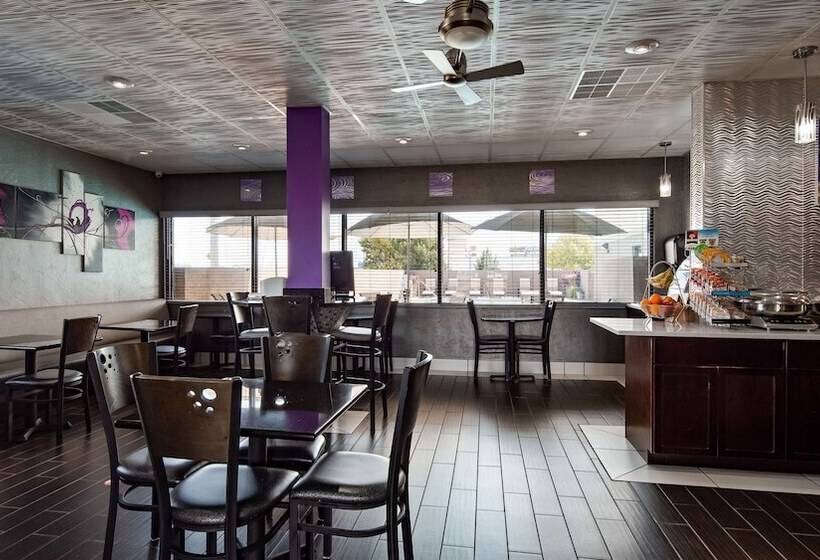 فندق Best Western Santa Fe Inn