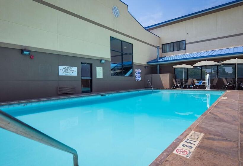 فندق Best Western Santa Fe Inn