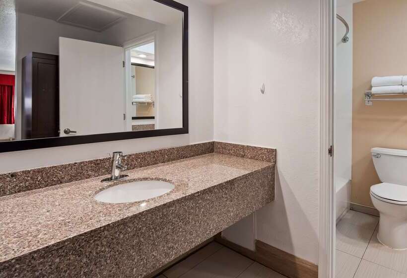 فندق Best Western Santa Rosa Inn