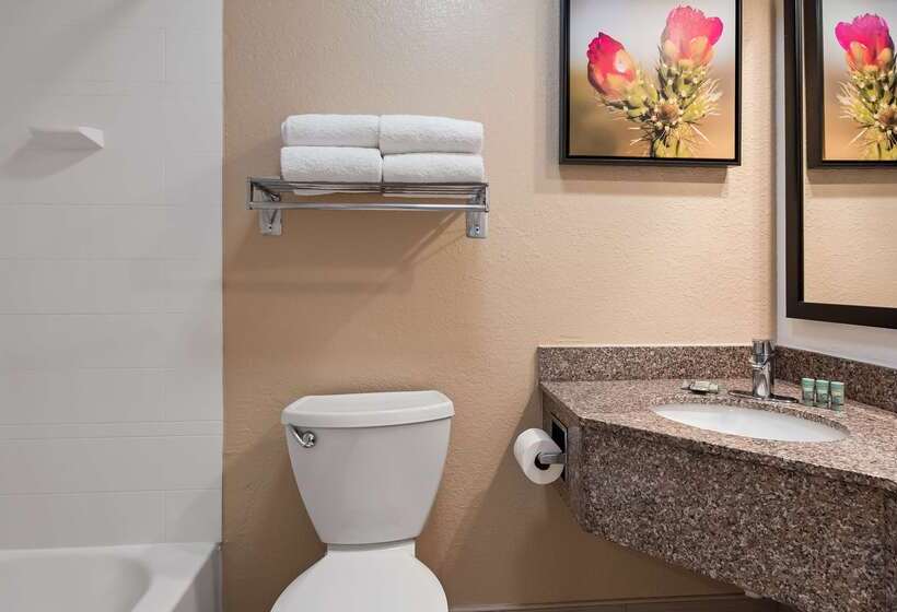 فندق Best Western Santa Rosa Inn