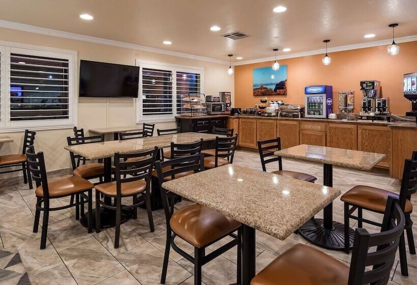 فندق Best Western Santa Rosa Inn