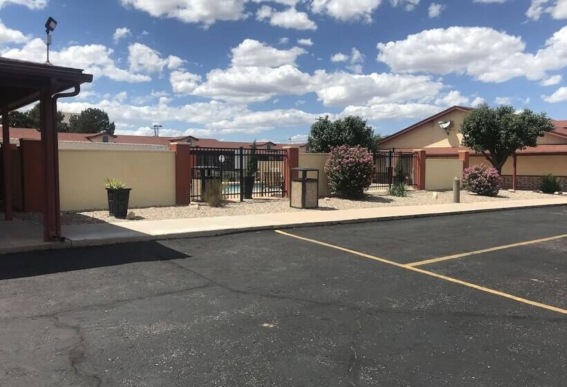 فندق Best Western Santa Rosa Inn