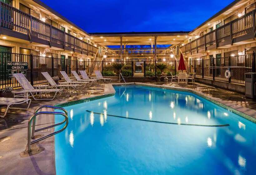 فندق Best Western Shadow Inn