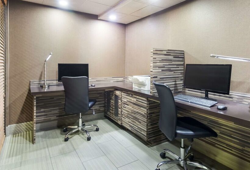 هتل Best Western Suites Near Opryland