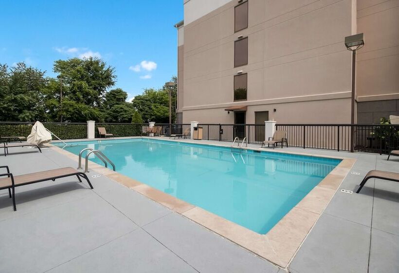 هتل Best Western Suites Near Opryland