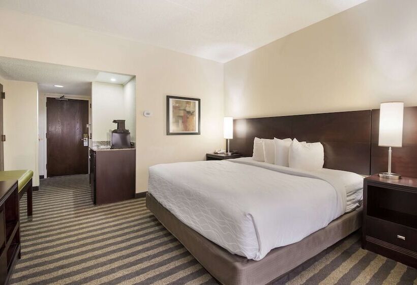 هتل Best Western Suites Near Opryland