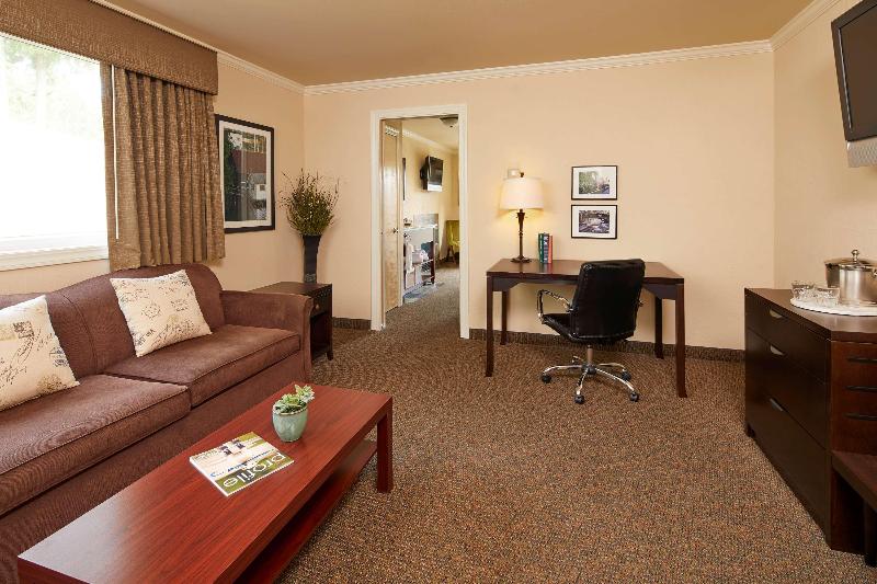 فندق Best Western Wesley Inn & Suites