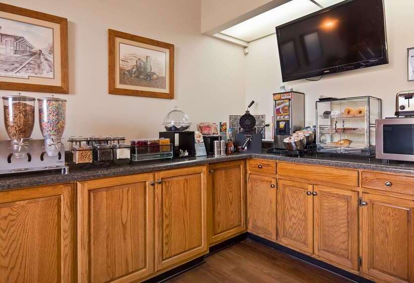 בית מלון כפרי Best Western Wilderness Trail Inn