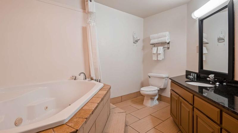 فندق Best Western Windsor Suites