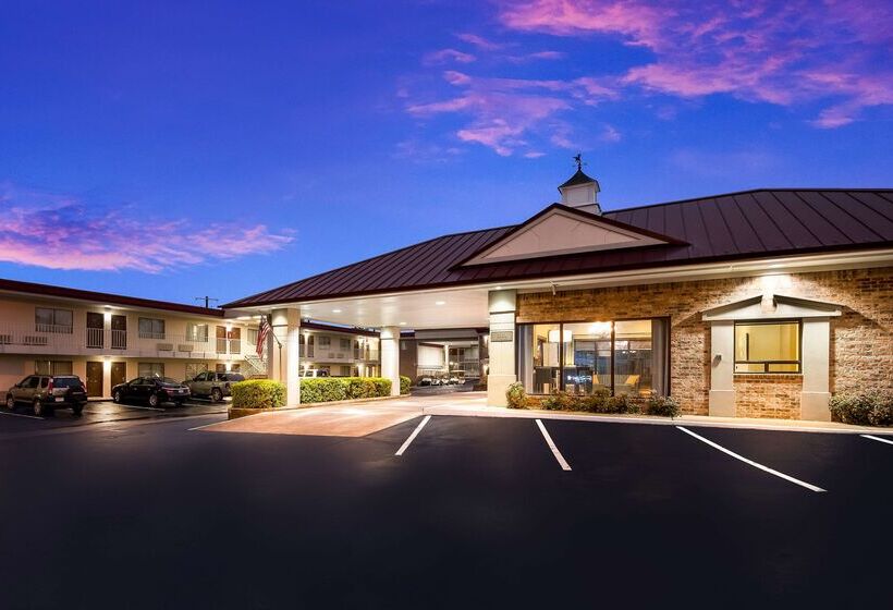 فندق Best Western Winners Circle