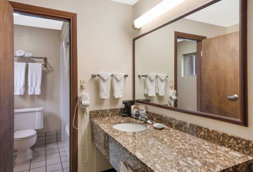 فندق Best Western Winners Circle