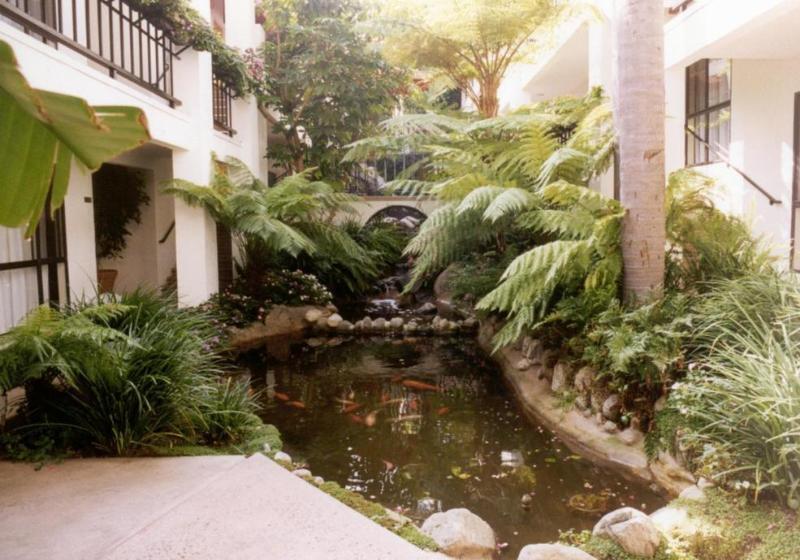 Beverly Hills Plaza Hotel & Spa