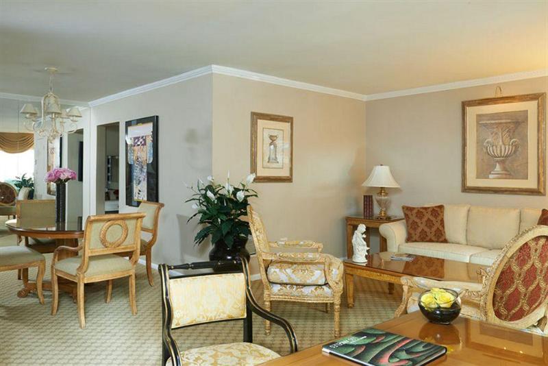 Beverly Hills Plaza Hotel & Spa