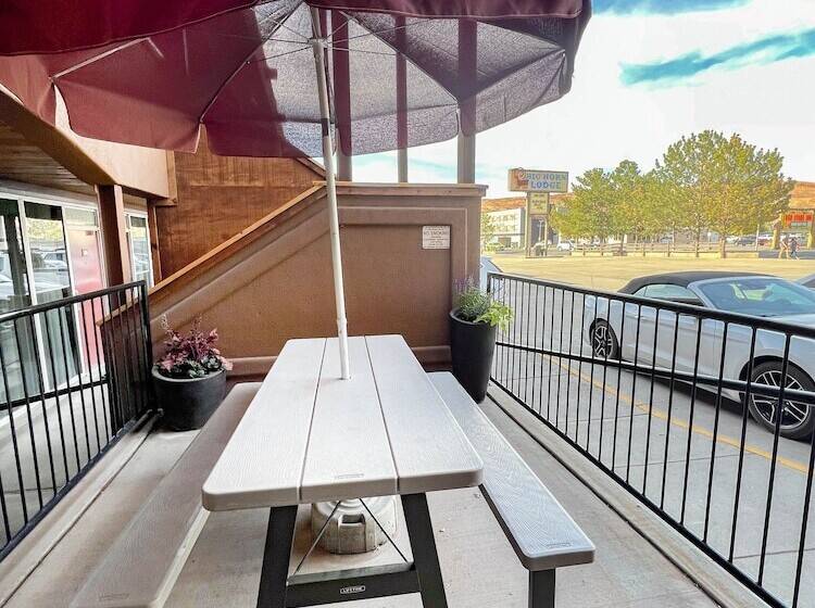 酒店 Big Horn Lodge