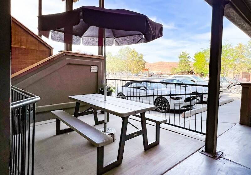 酒店 Big Horn Lodge