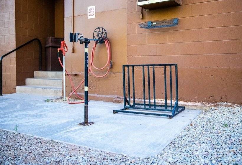 酒店 Big Horn Lodge