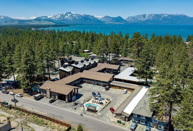 Отель Blue Jay Lodge